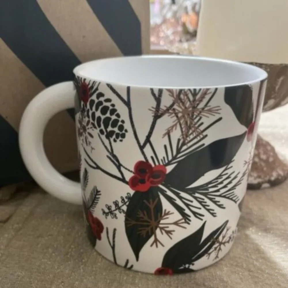 STARBUCKS CHRISTMAS‎ HOLIDAY 2021 12oz / 355ml Holly Ceramic Coffee Mug